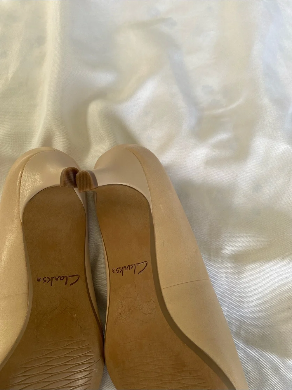 Clarks Beige Leather Rounded-Toe Comfort Flats